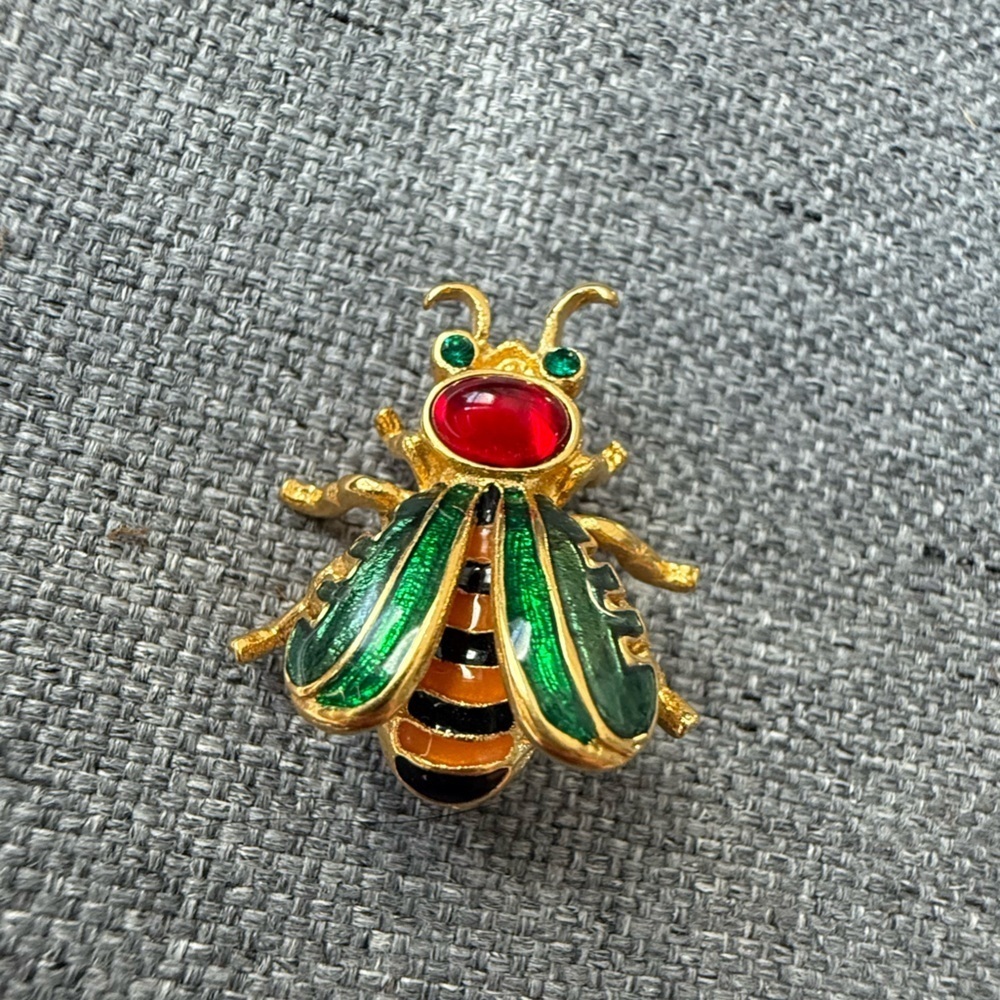 Vintage Zierliche Joan Rivers Honig Hummel Rot Cab Grün Emaille Gold T Brosche